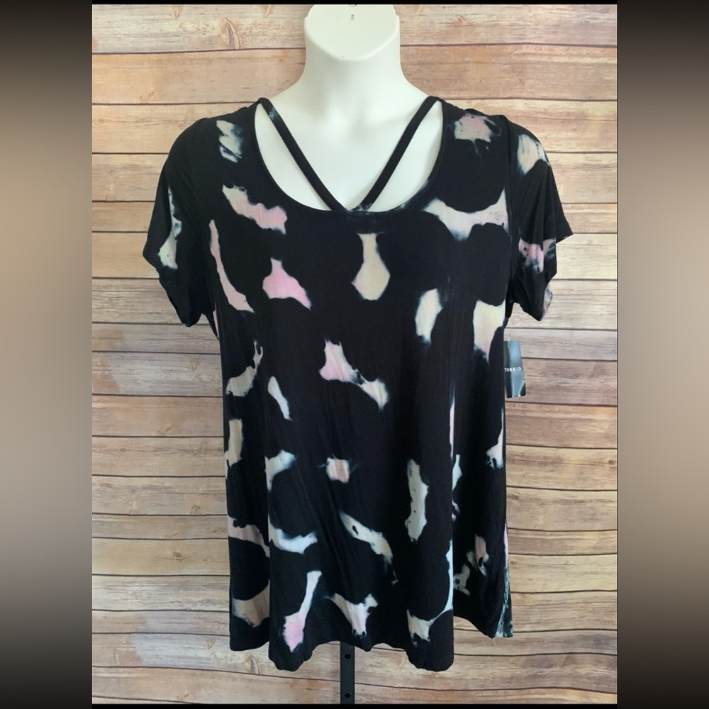 Torrid Patterned Tee Top - Size 2